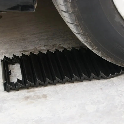 Anti-skid anti-sinking plate